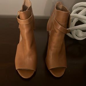 Vince Camuto Camel "Venica" Open Toe Leather Ankle Shoe Bootie. Size 11. EUC